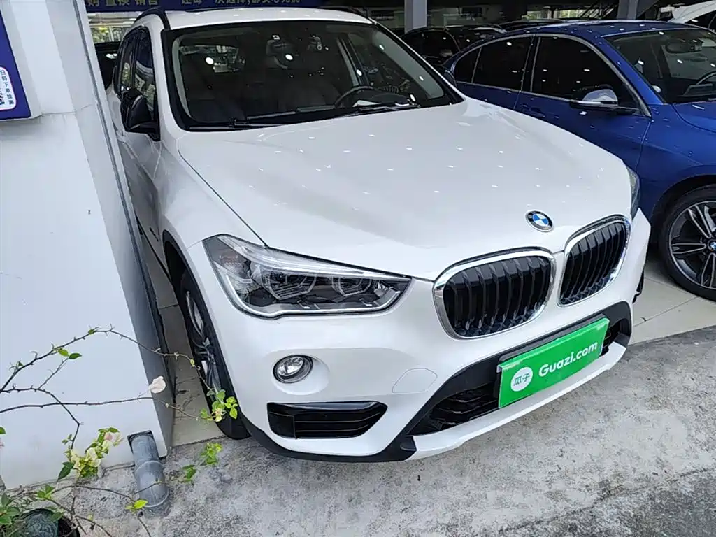 BMW X1 2018 sDrive18Li Premium Model фото 4