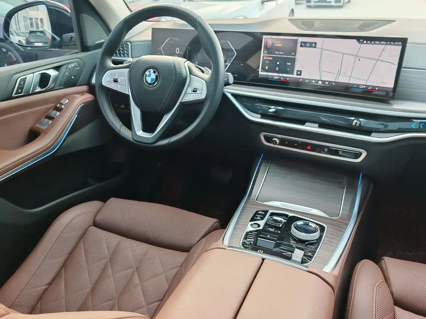 BMW X7 2023 xDrive40i Leading Luxury Package фото 23