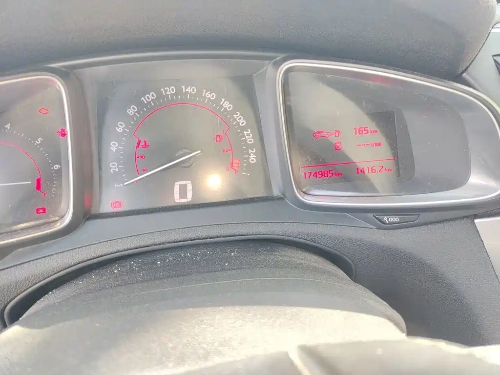 DS 5LS 2014 2014 1.8L Automatic Comfort VTi140