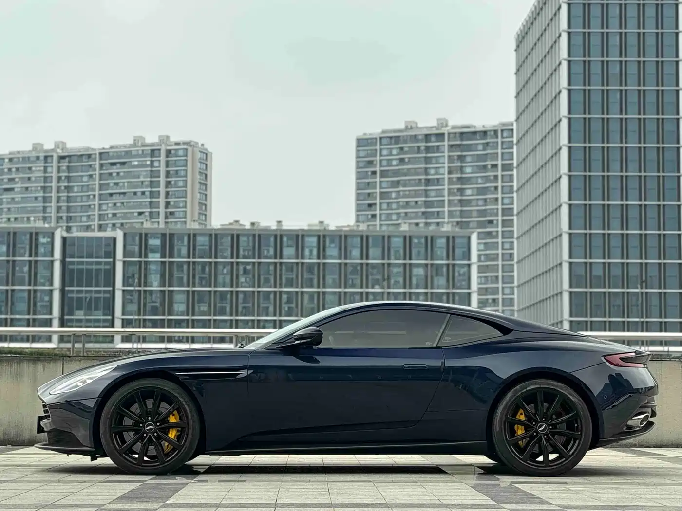 Aston Martin DB11 2019 Model 4.0T V8 Coupe фото 17