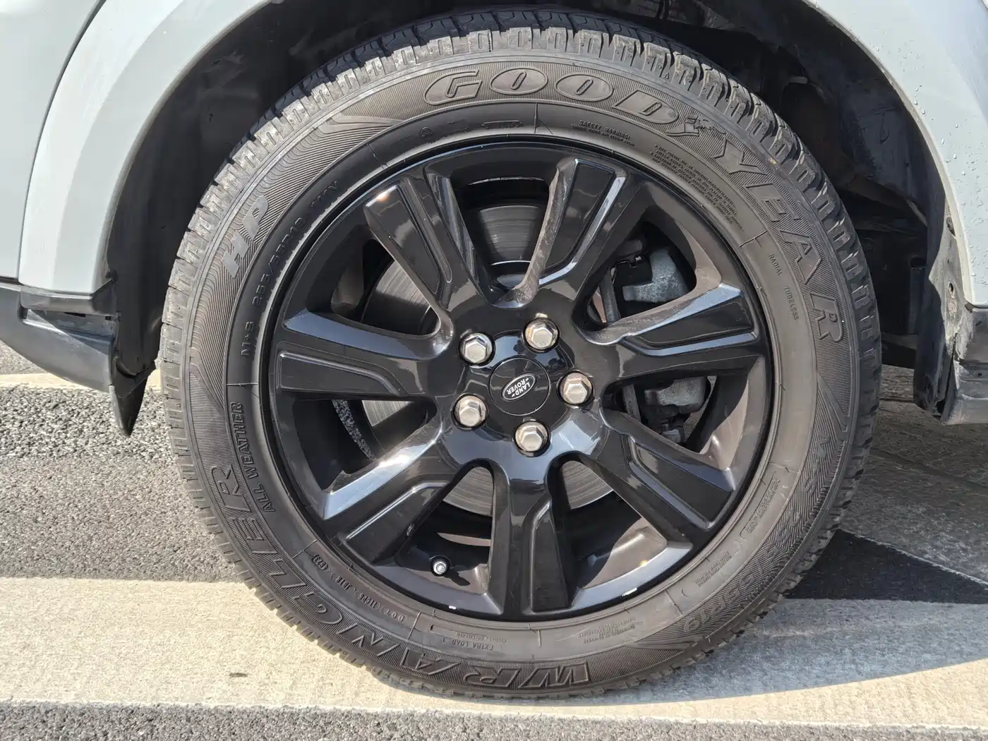 Land Rover Discovery 2015 3.0 SC V6 SE фото 9