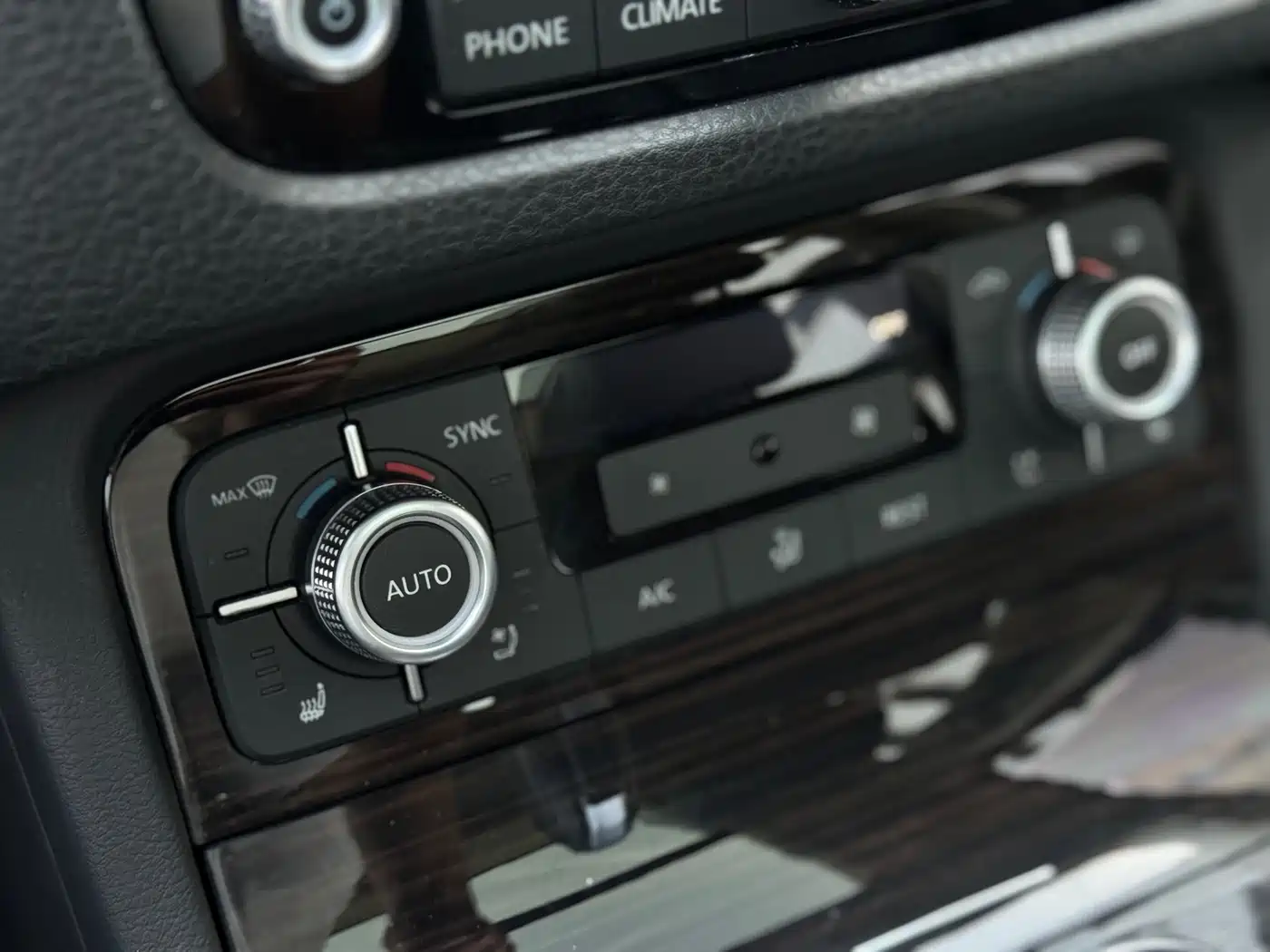 Volkswagen Touareg 2016 3.0TSI High Configuration фото 7