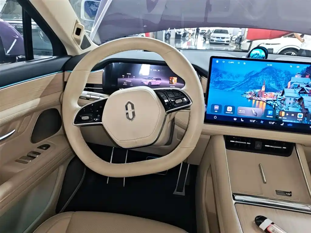 AITO Wenjie AITO M5 2025 Extended Range Ultra AWD фото 11
