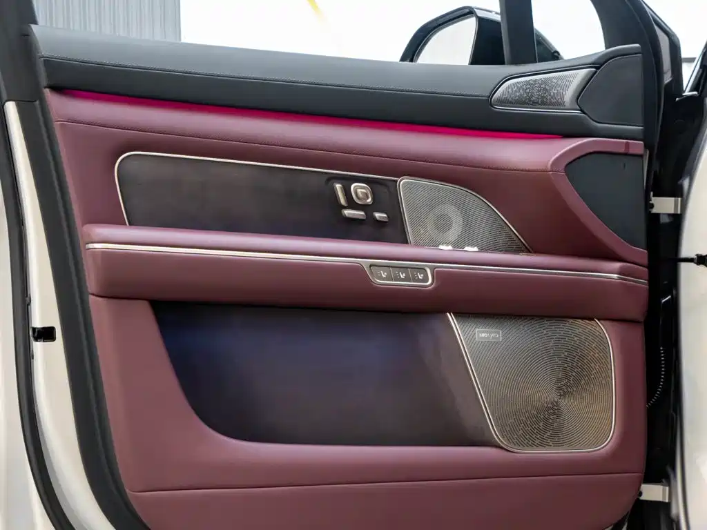 NIO ES8 2025 2025 Base Model 7-Seater