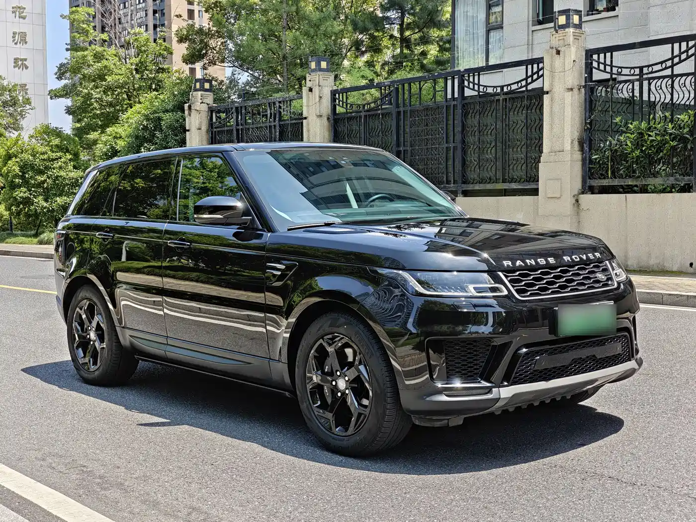 Land Rover Range Rover Sport PHEV 2022 P400e SE фото 8