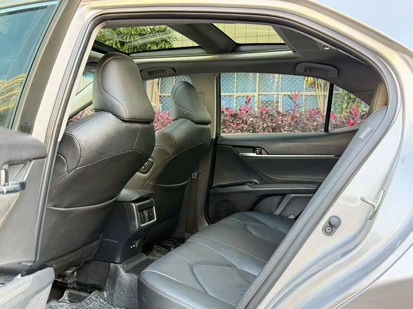 Фото 9 - Toyota Camry