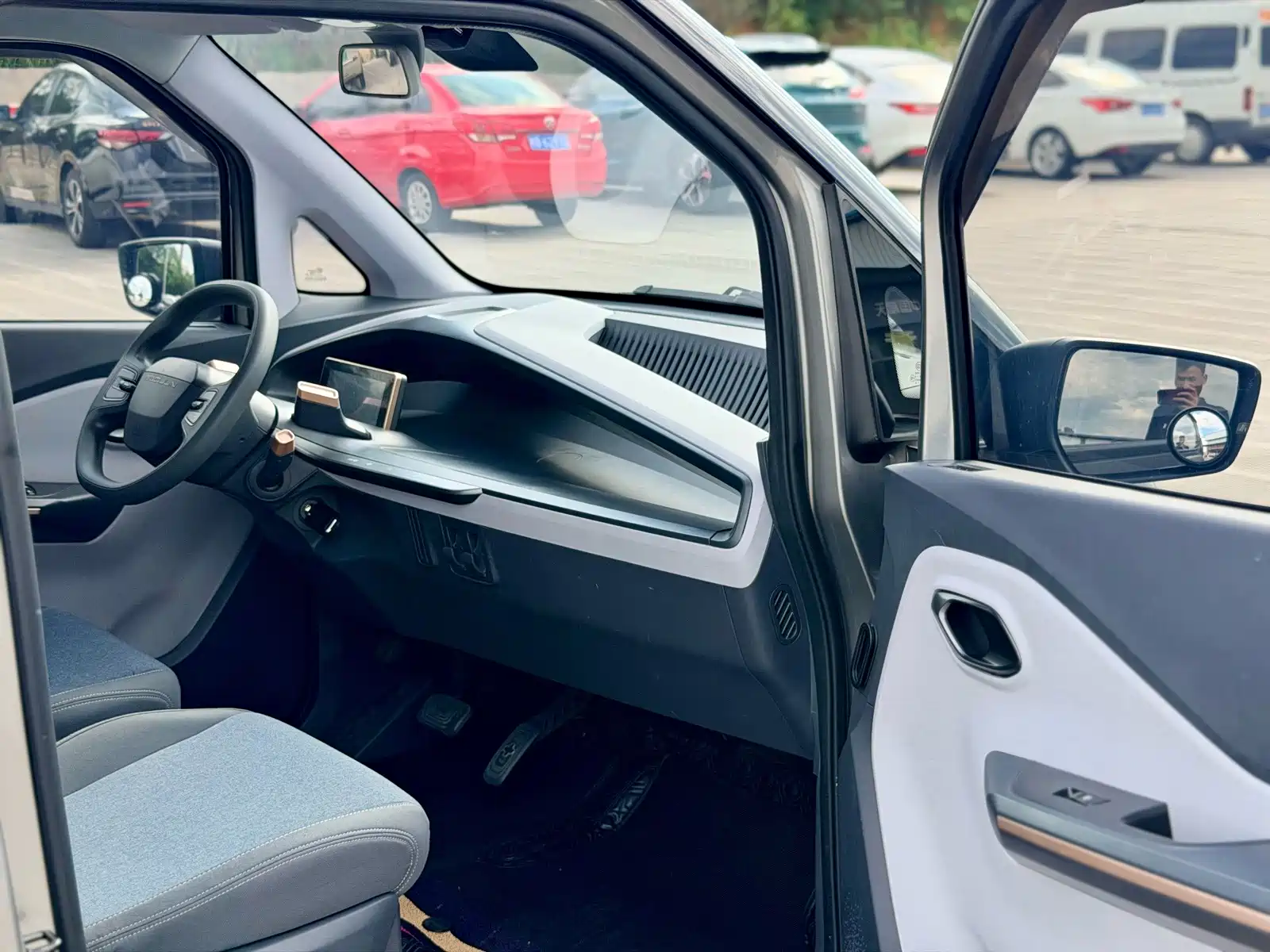 Фото 9 - Baojun E200