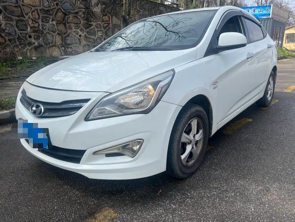 HYUNDAI RENA