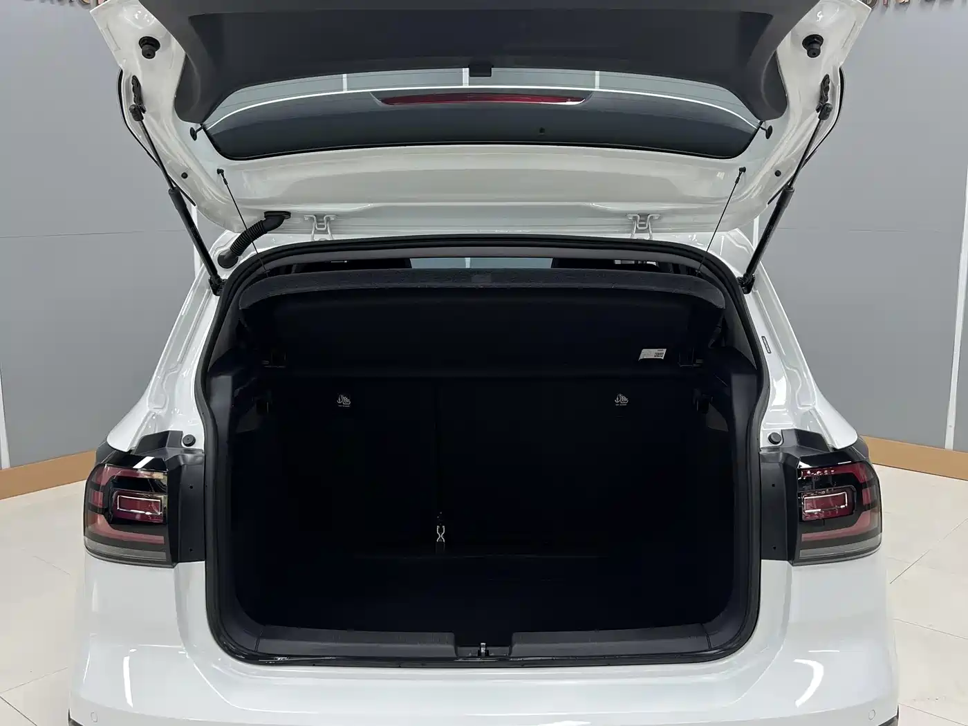 Volkswagen Tanying 2021 1.5L Automatic Smart Connect Edition фото 19
