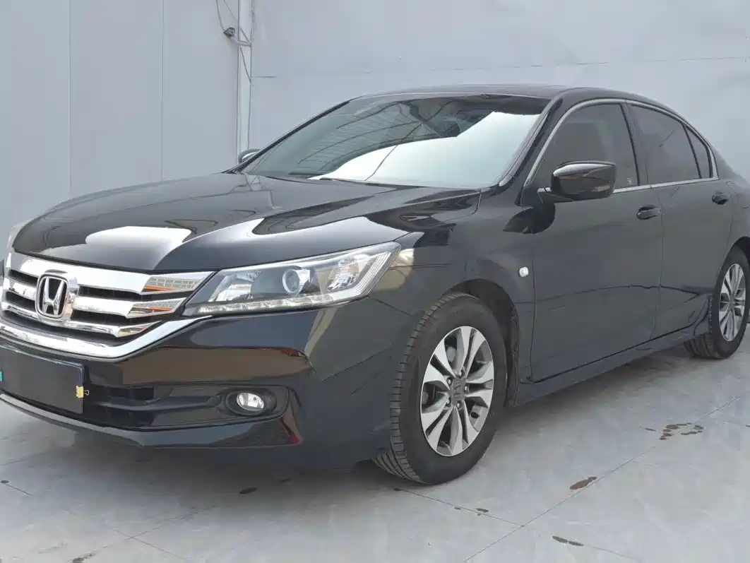 Фото 1 - Honda Accord