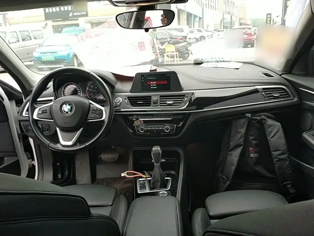 BMW 1 Series 2018 Facelift 118i Sport фото 10