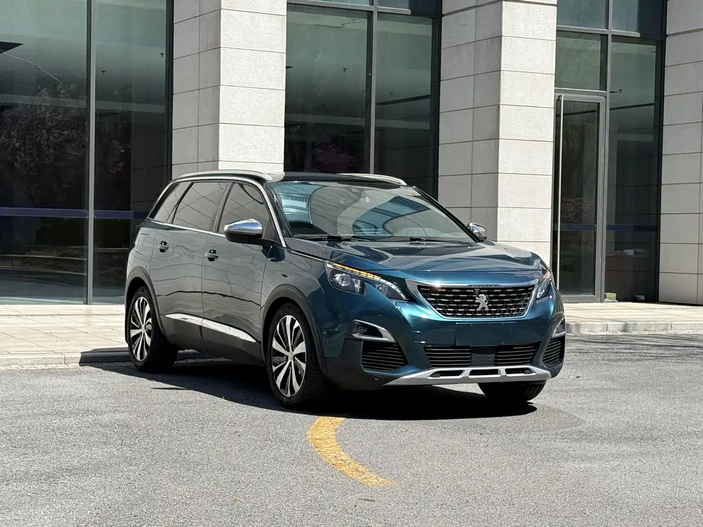Peugeot 5008 2017 380THP 7-Seater Luxury GT Edition фото 3