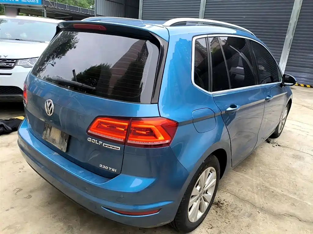 Volkswagen Golf Sportsvan 2016 230TSI Automatic Progressive фото 7