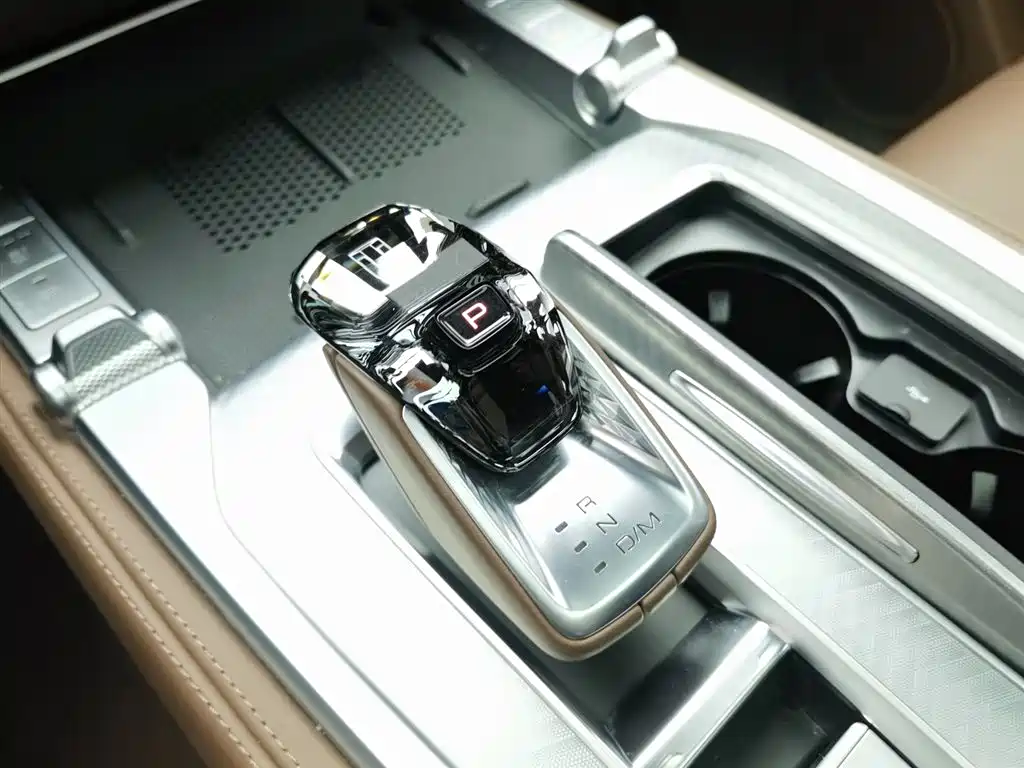 TANK TANK 700 NEW ENERGY