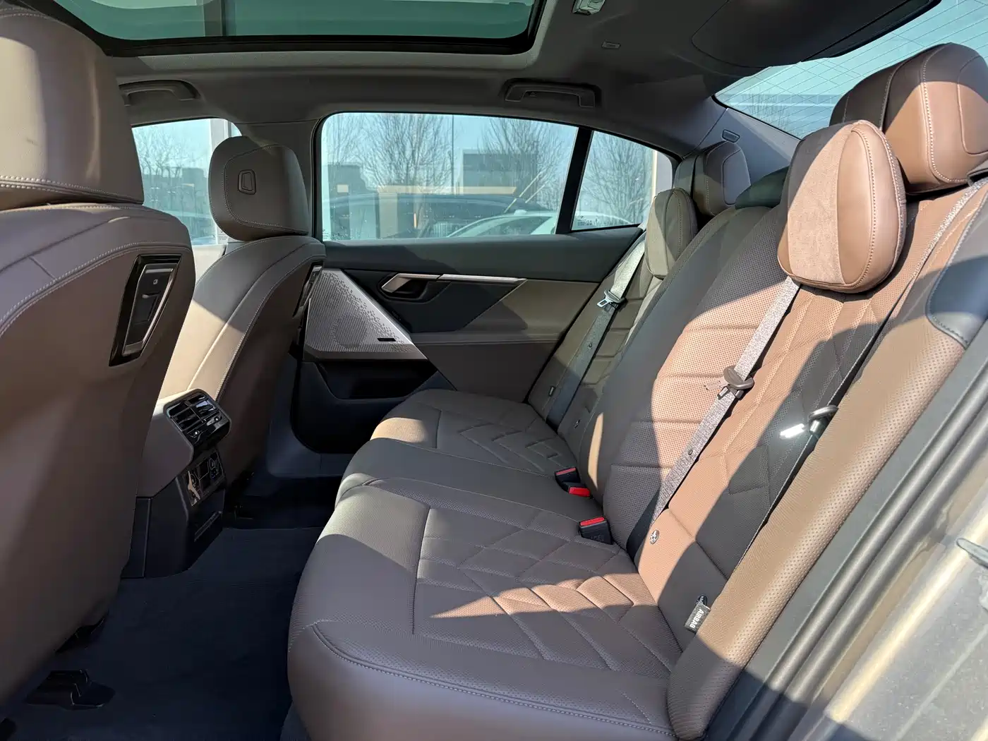 BMW i5 2024 eDrive 35L Premium Luxury Package фото 13