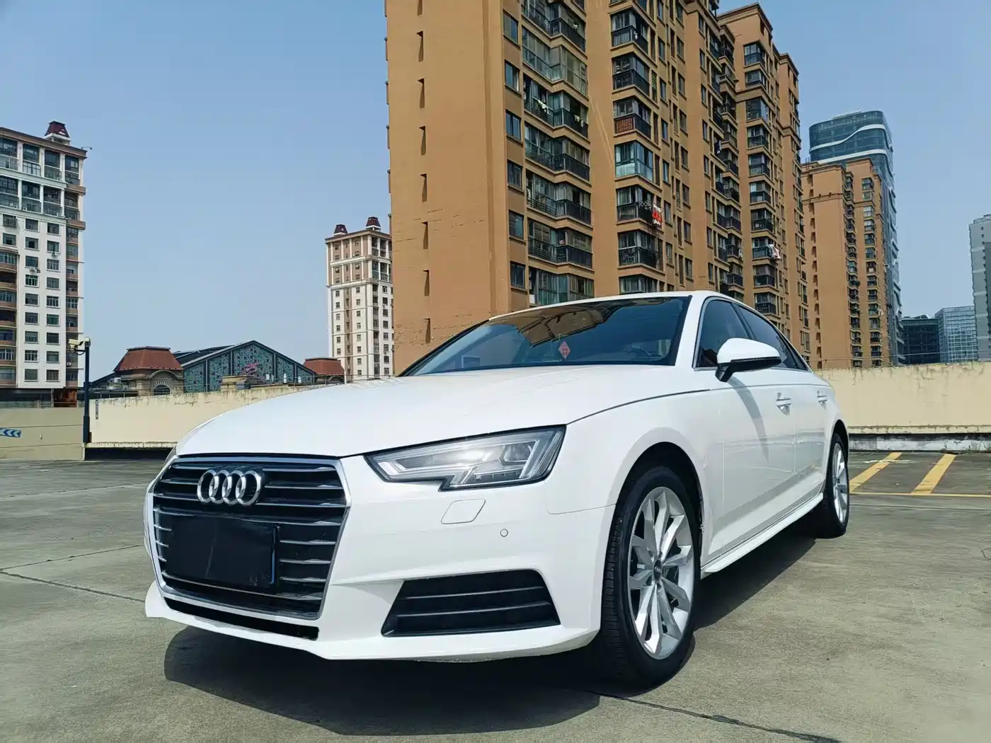 Audi A4L 2018 30th Anniversary 40 TFSI Fashion