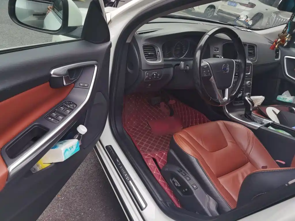 Volvo V60 2016 2015 T5 Momentum