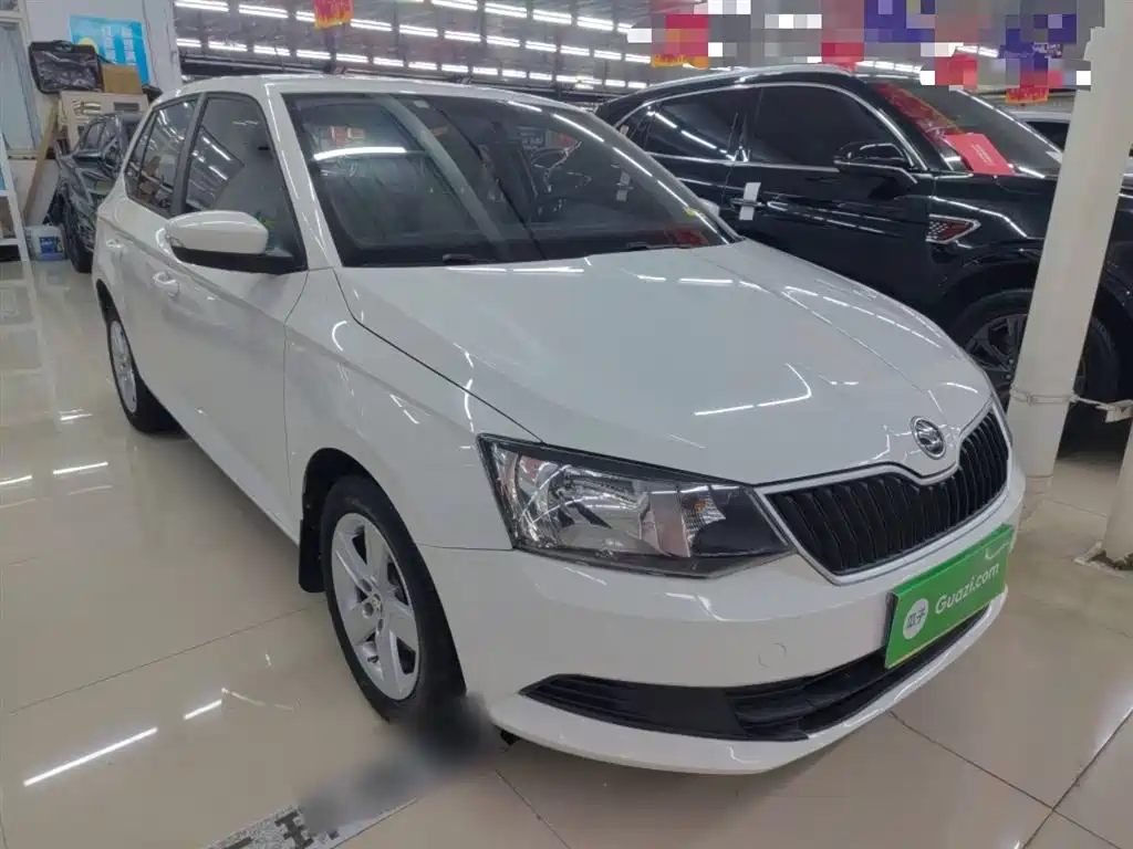 Škoda Fabia 2017 1.4L Auto Car Enjoy Edition фото 4
