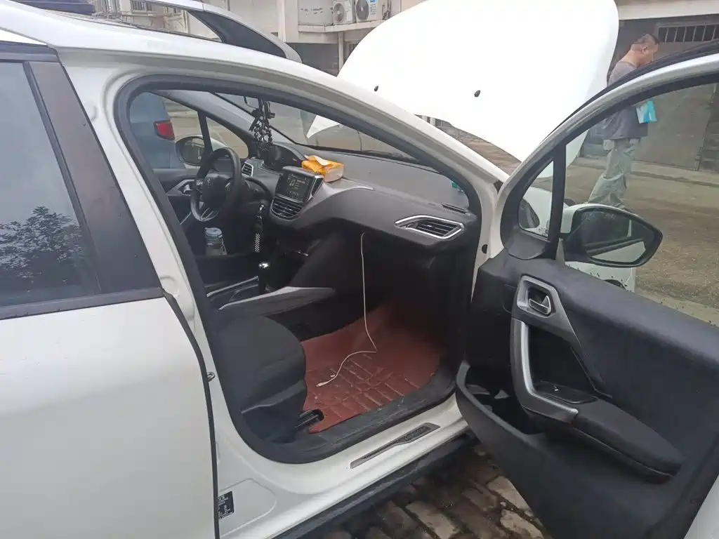 Photo 19 - Peugeot 2008