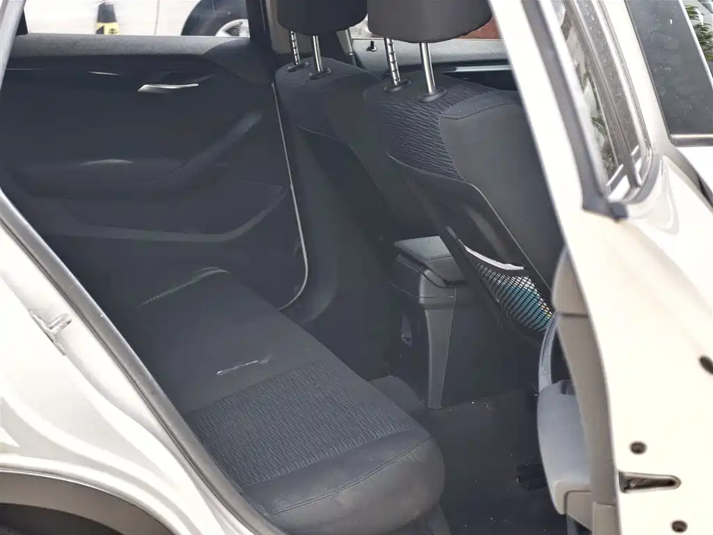 BMW X1 2015 Model sDrive18i Fashion Advanced Edition фото 13