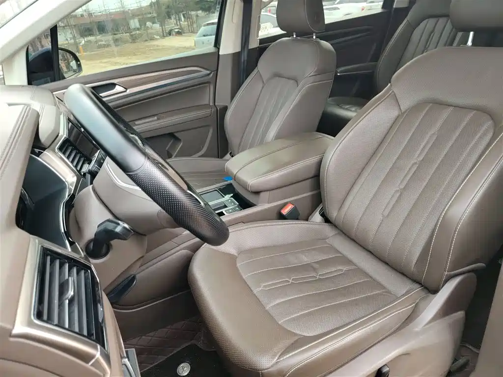 Volkswagen Viloran 2020 330TSI Luxury Edition фото 8