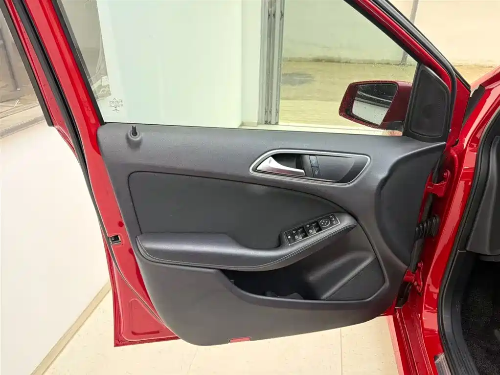 Mercedes-Benz B-Class 2017 B 180 фото 13