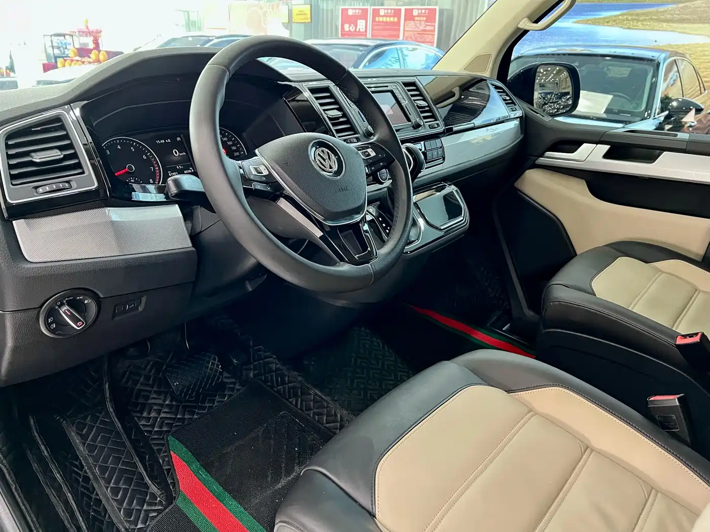 Volkswagen Multivan 2017 2016 2.0TSI AWD Premium 6-Seater
