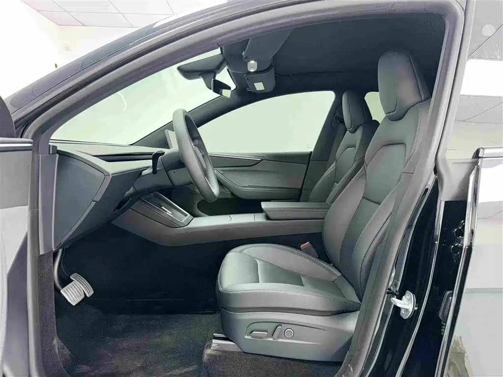 Фото 4 - Tesla Model Y