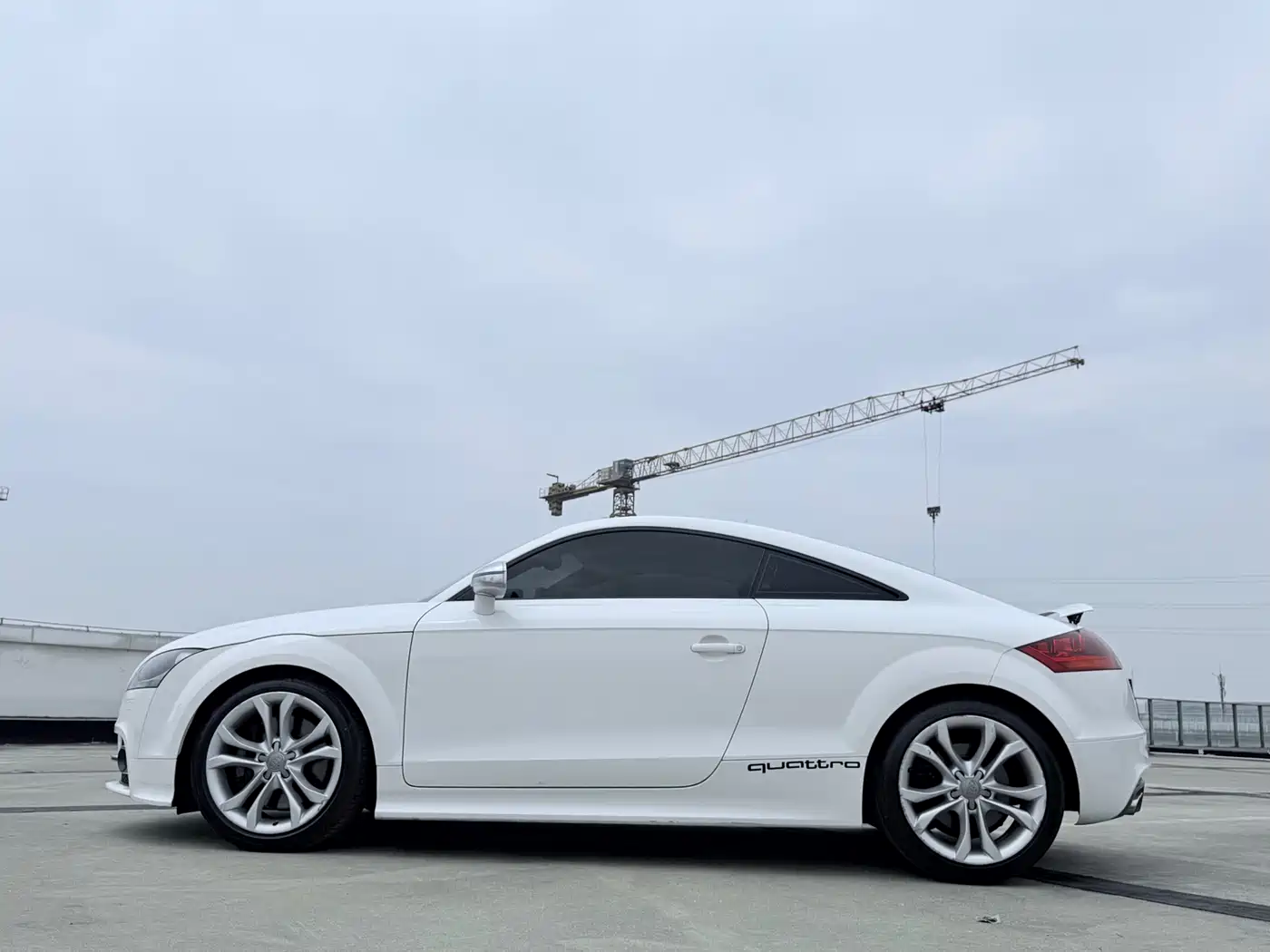 Audi TTS 2011 Model TTS Coupe 2.0TFSI quattro фото 13