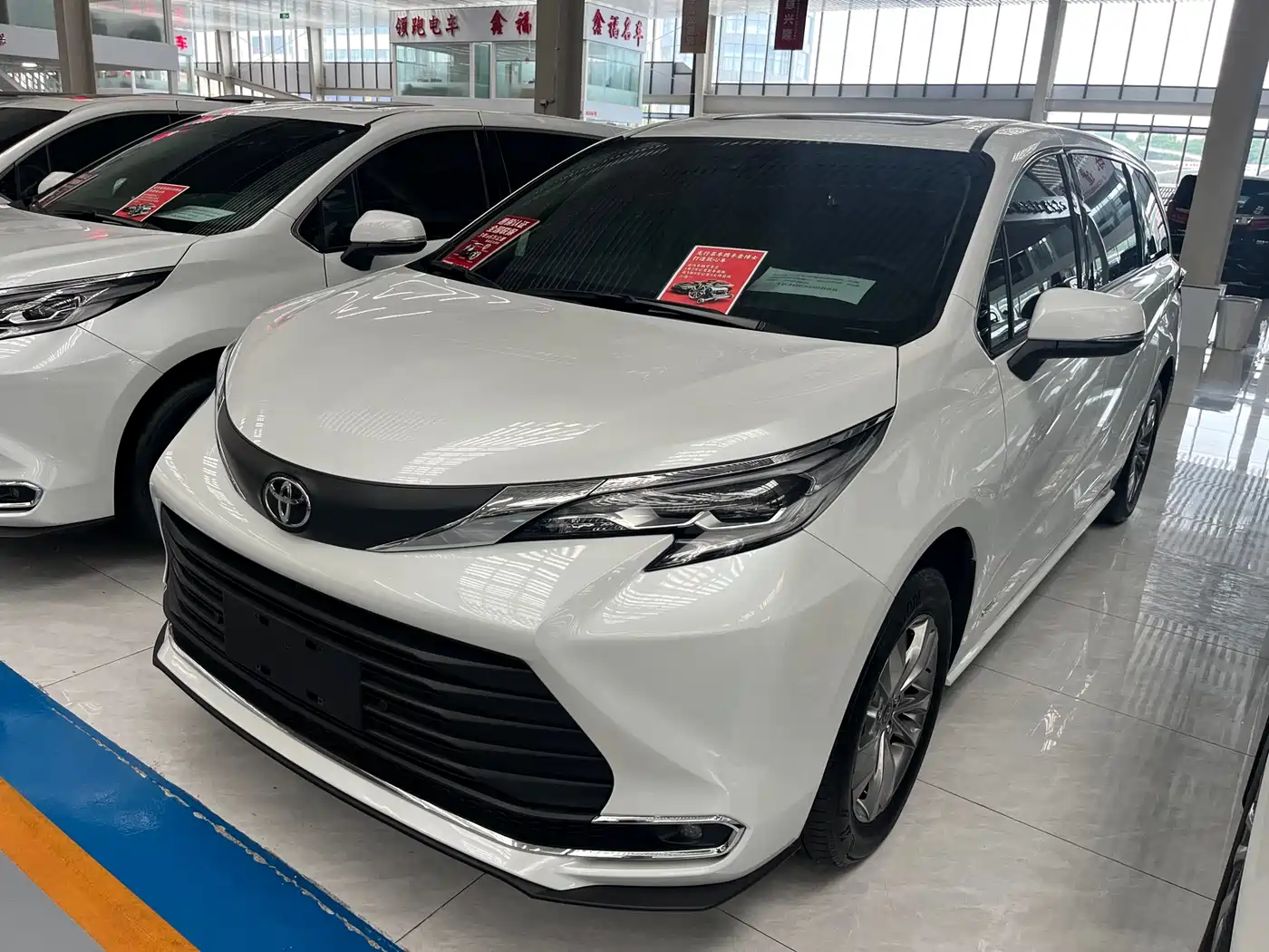 Toyota Sienna 2024 2.5L Hybrid Comfort Edition