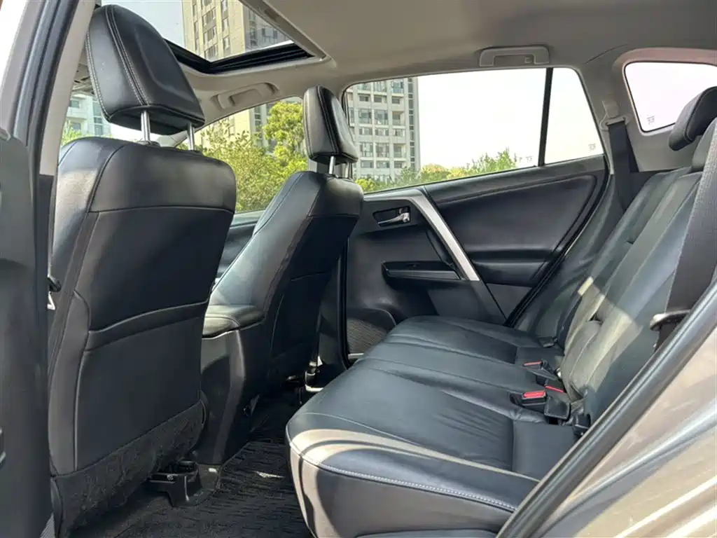 Toyota RAV4 Rongfang 2016 2.0L CVT 2WD Smart (China V) фото 2