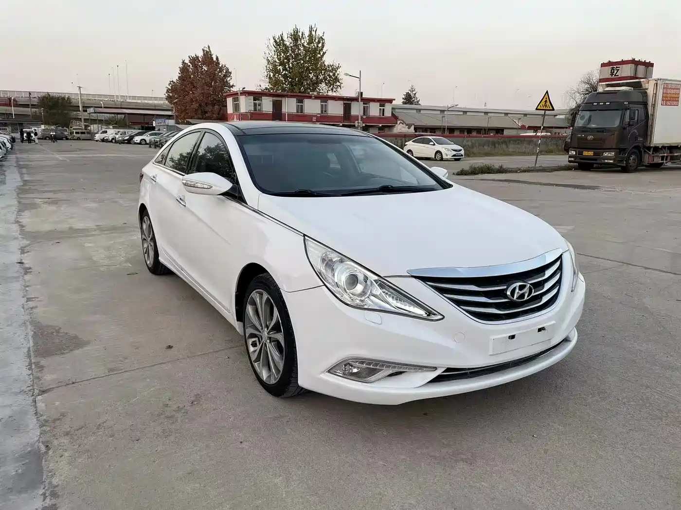 Hyundai Sonata 2014 2.4L Automatic Luxury Edition China IV