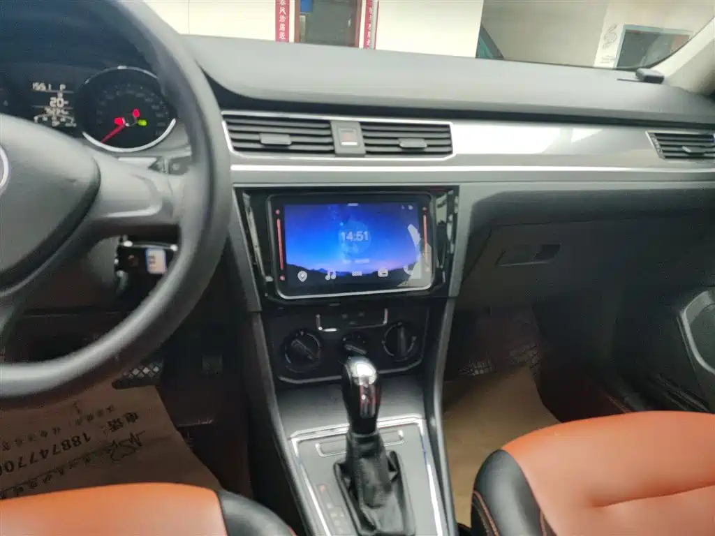 Volkswagen Bora 2018 1.5L Automatic Fashion фото 13