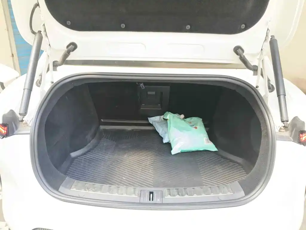 Avatr 11 2023 2022 Long Range Dual Motor Luxury Edition 5-seater