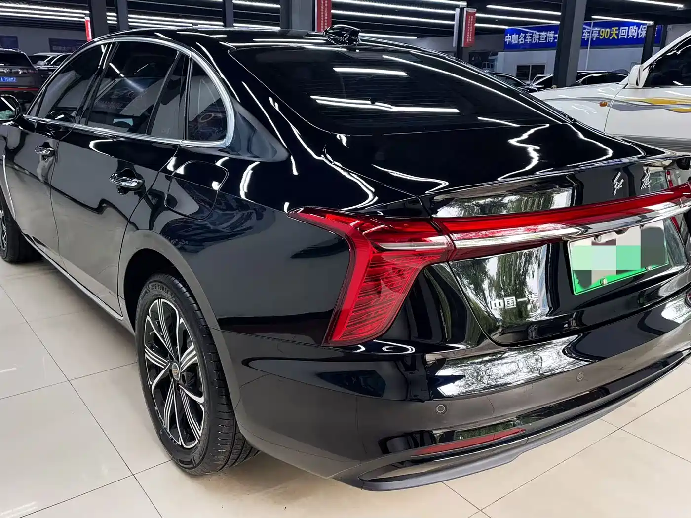 Hongqi H5 PHEV 2025 130 Super Hybrid Edition фото 3