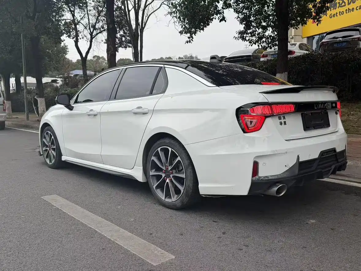 Lynk & Co 03 2019 1.5TD DCT Power Edition China VI фото 7