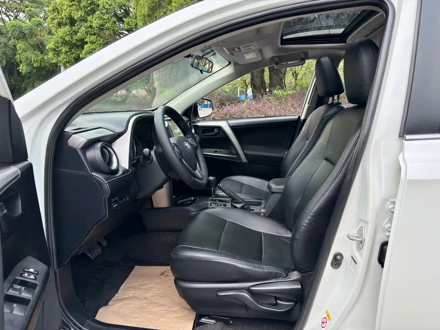 Toyota RAV4 Rongfang 2016 2.0L CVT 2WD Trend (China V) фото 9