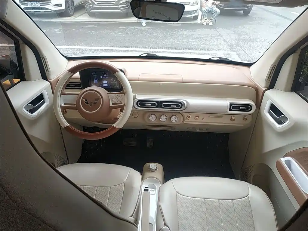 WULING AUTOMOBILE HONGGUANG MINIEV