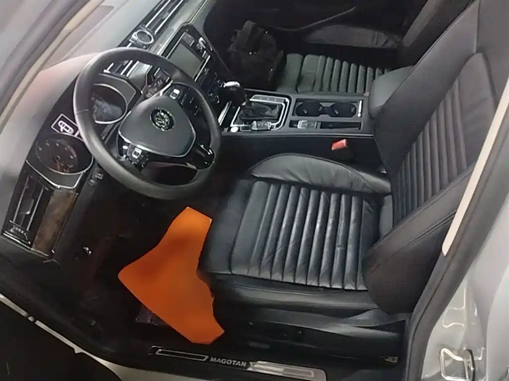 Volkswagen Magotan 2018 Facelift 330TSI DSG Luxury фото 15