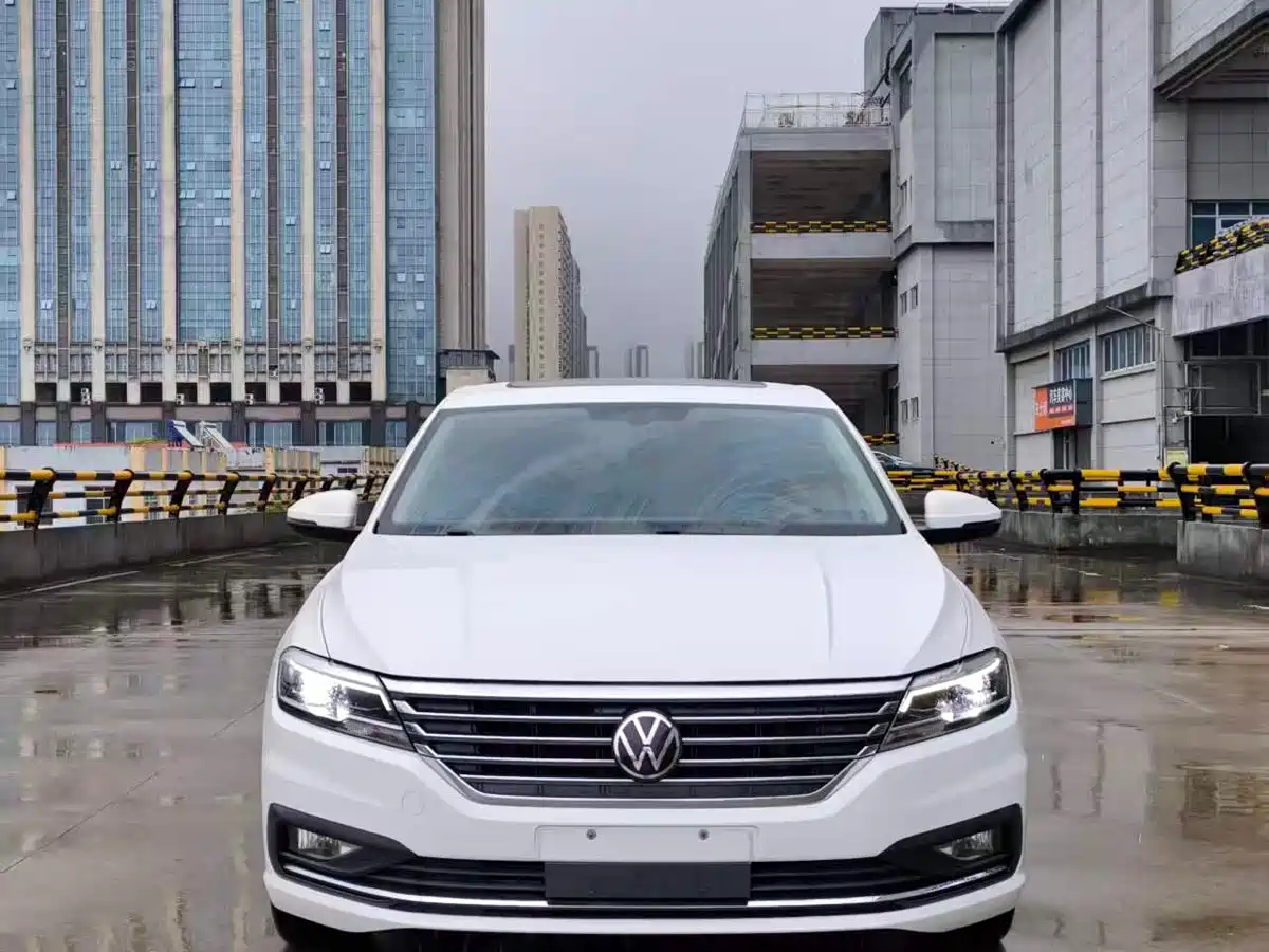 Volkswagen Lavida 2022 1.5L Auto Comfort Edition фото 2