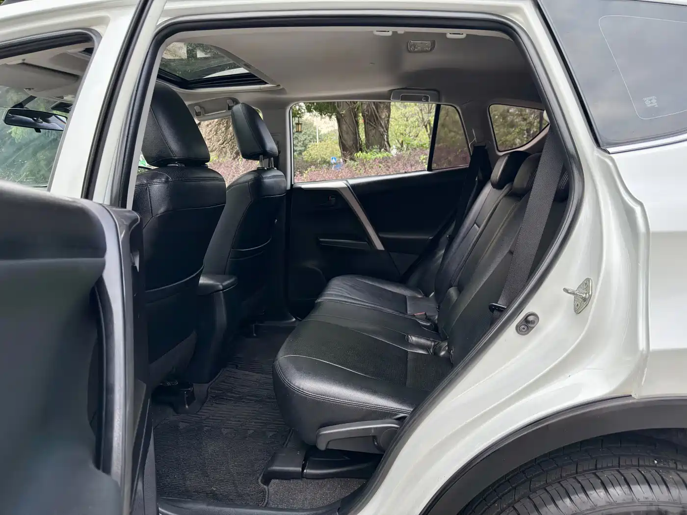 Toyota RAV4 Rongfang 2016 2.0L CVT 2WD Trend (China V) фото 11