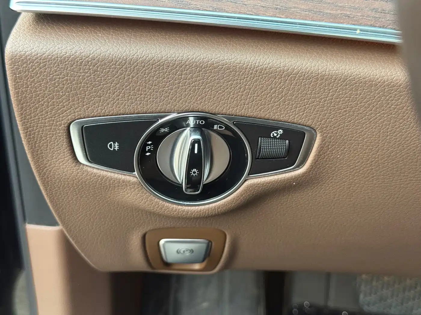 Mercedes-Benz E-Class 2022 Second Facelift E 300 L Luxury фото 22