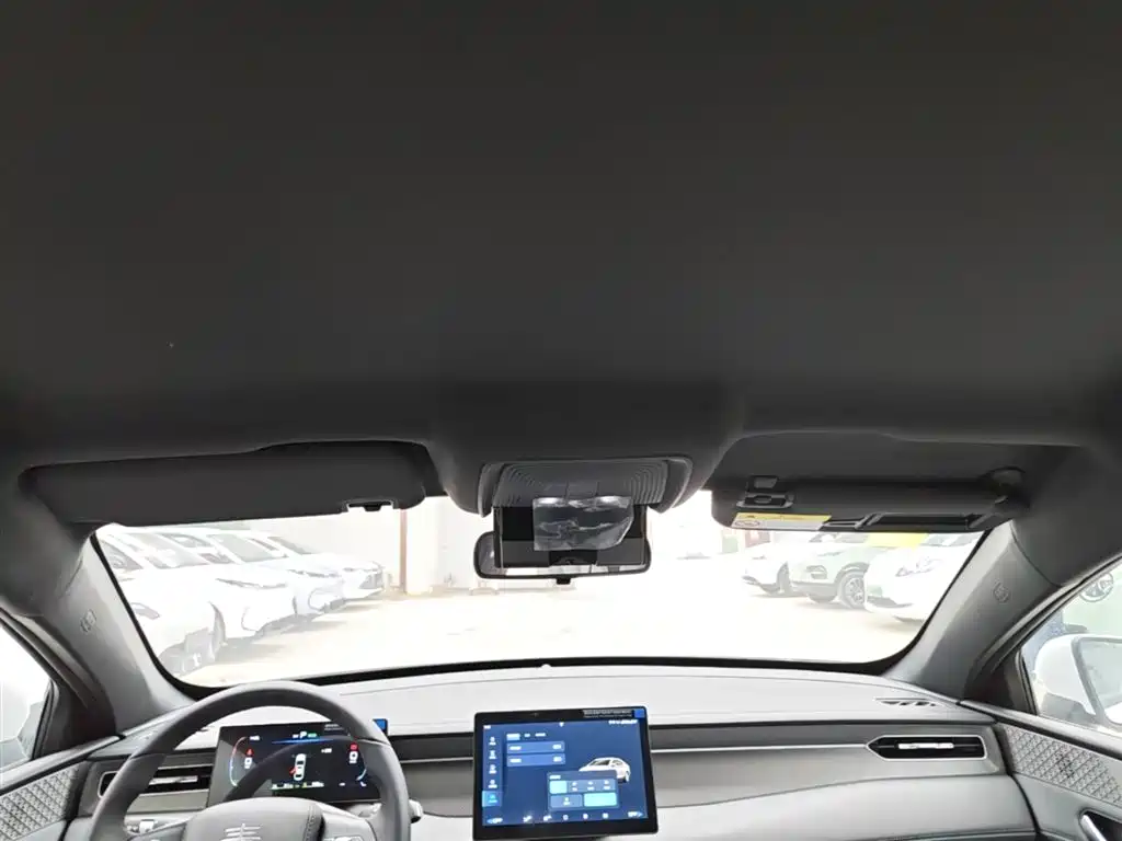 BYD Qin PLUS 2026 DM-i Smart Edition 128KM Progressive фото 18