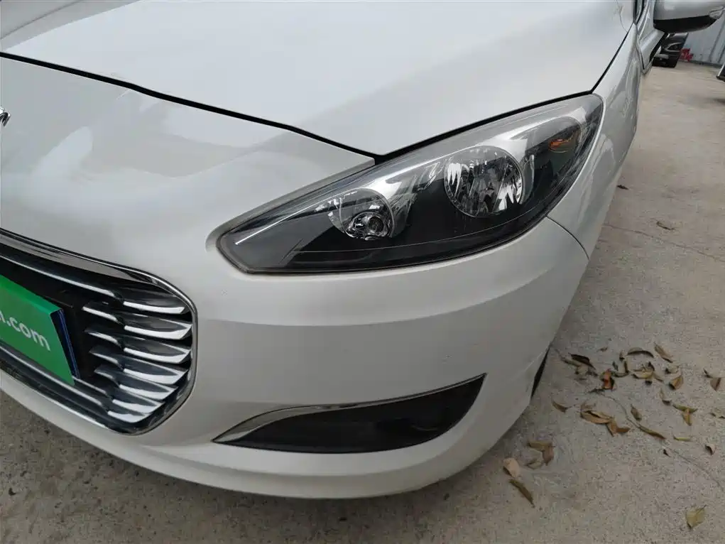 Peugeot 308 2014 Model Joy Edition Classic 1.6L Automatic Superior Style фото 15