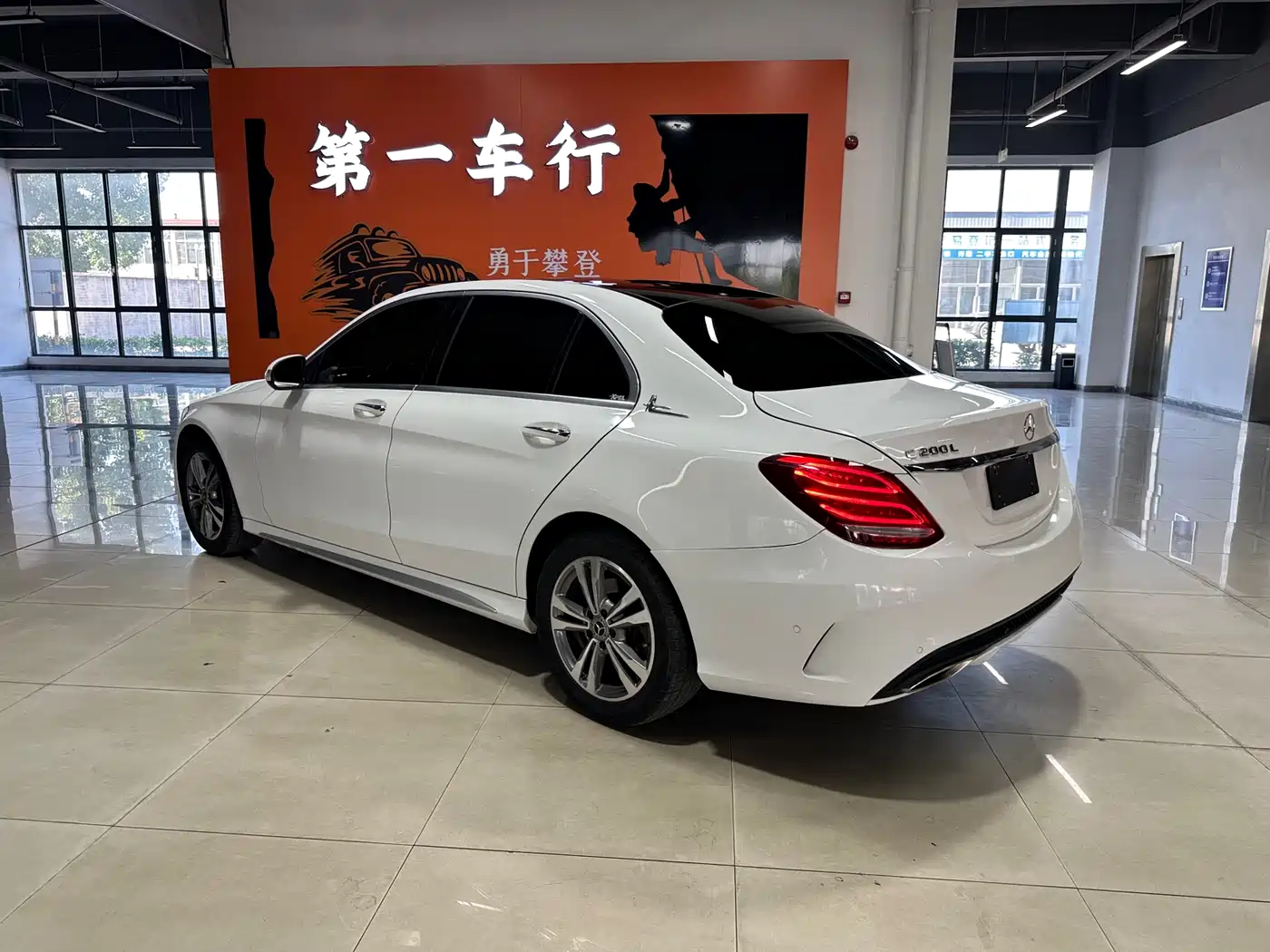 Mercedes-Benz C-Class 2018 C 200 L Sport Edition фото 4