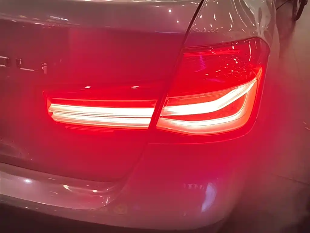 BMW 3 Series 2017 320Li M Sport фото 8