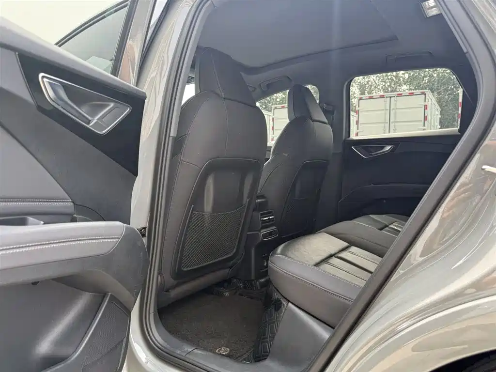Audi Q4 e-tron 2022 40 e-tron Pioneer Edition фото 17
