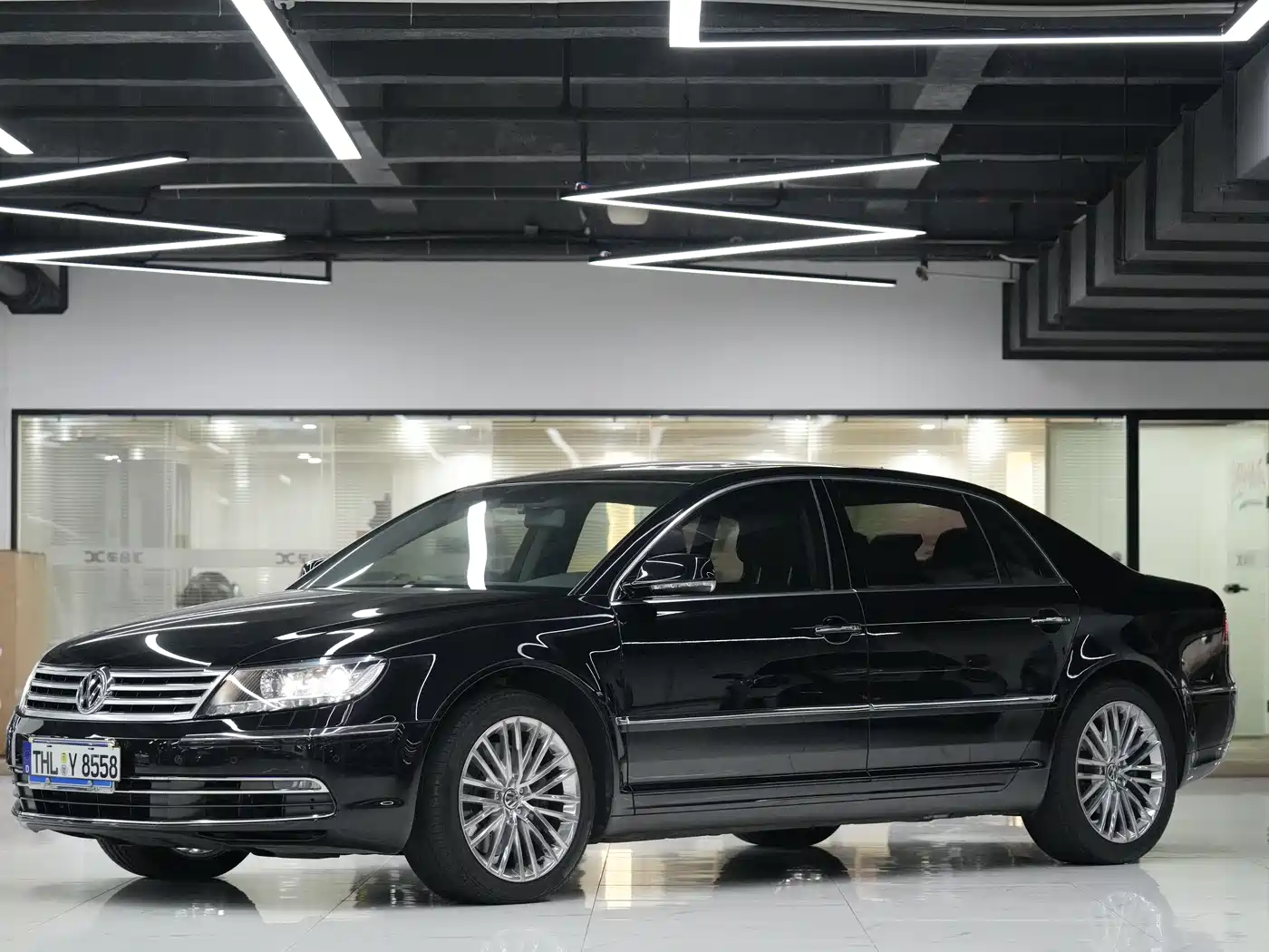 Volkswagen Phaeton 2015 Model 3.0L Exclusive Edition