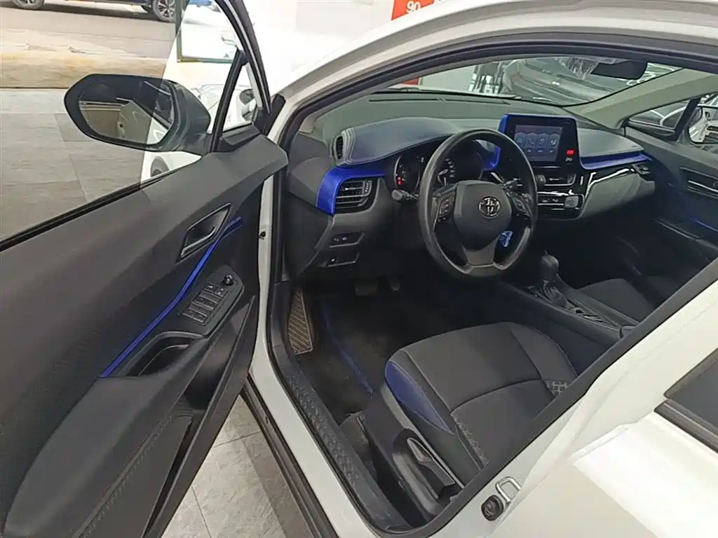 Toyota C-HR 2021 2.0L Comfort Edition фото 16