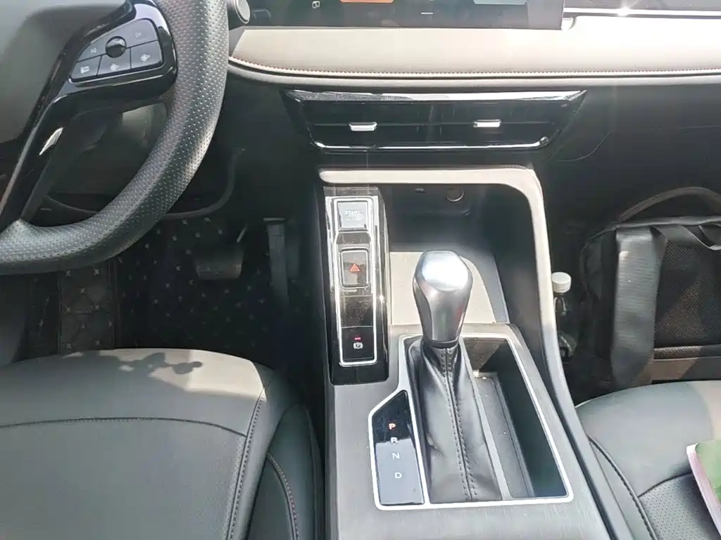 Roewe i5 2025 2023 1.5L CVT Luxury Edition